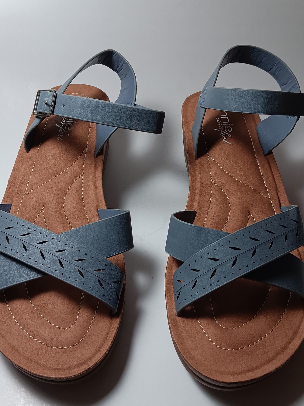 Annie Comfort Blue Criss Comfort Sandals Size 8.5